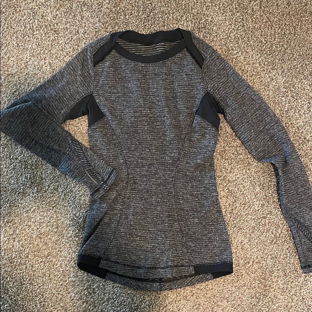 Lululemon Women's Gray and Black Long Sleeve Top